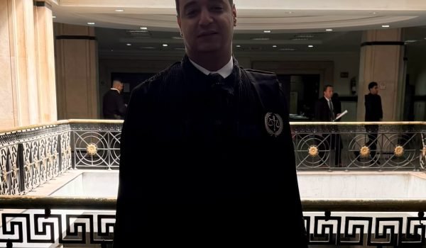 اكرم ابوبكر المحامي